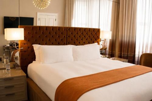 The Athenaeum Hotel & Residences - 2