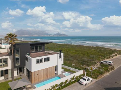 Ocean 9 - Sunset Beachfront Apartments 2