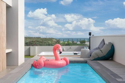 Ocean 9 - Sunset Beachfront Apartments 5