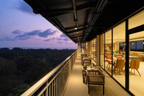 Restaurant, Hilton Garden Inn Goa Calangute in Calangute