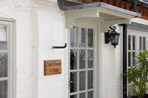 Lyminster Court Cottages in Arundel