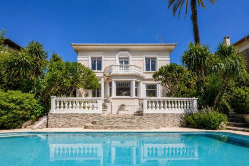 Cannes Luxury Rental - Belle epoque villa à louer proche centre Cannes