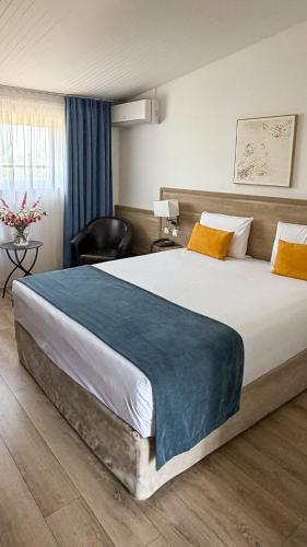 1 queen bed