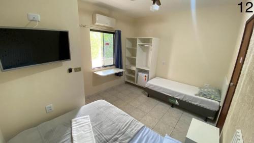 1 double bed, 1 twin bed