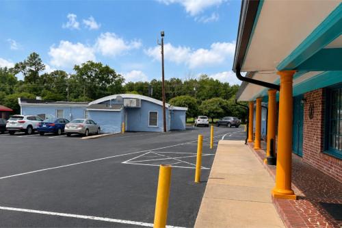 Imperial Motel Near Marion HWY 76