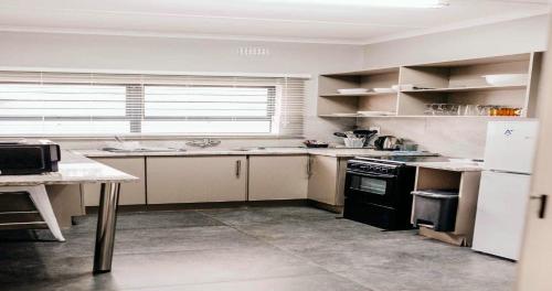 Kitchen, Ons Dorpshuis Guest House in Rustenburg