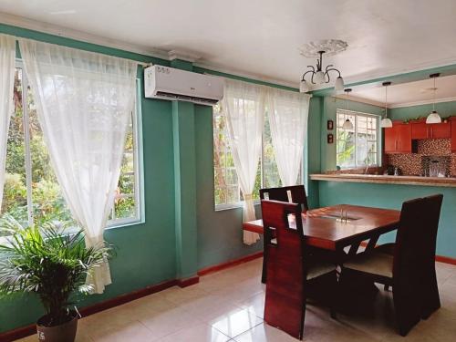 Casa bambú con desayuno (Casa bambu con desayuno) in Puyo