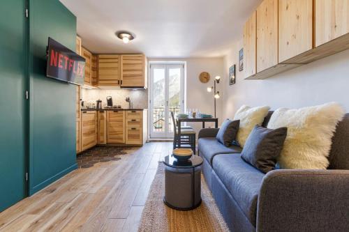Epicea - Chic 2BR in city center, next to Train Station - By Cozee Rentals