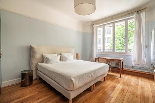Exceptional 220 m2 apartment - image 4