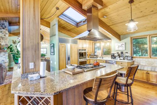 6,000-Sq-Ft Estate in Delaware River Valley in Frenchtown (NJ)