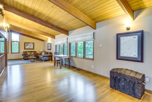 6,000-Sq-Ft Estate in Delaware River Valley in Frenchtown (NJ)