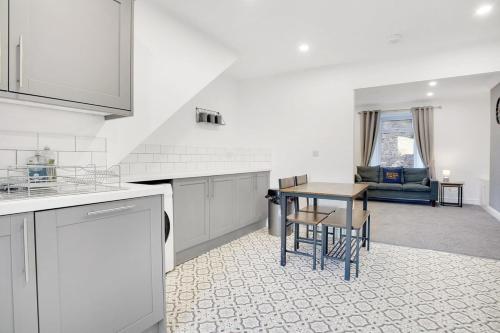 Dean St Retreat Cosy Urban Escape Sleeps 5 in Hexham