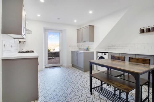 Dean St Retreat Cosy Urban Escape Sleeps 5 in Hexham