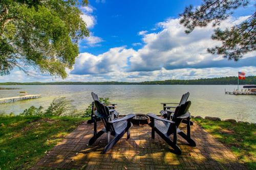 . Short Drive to Itasca State Park - Waterfront Home