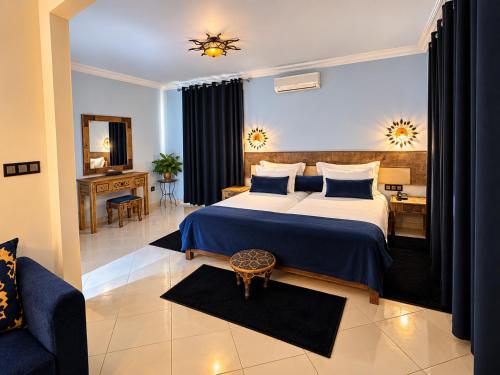 2 twin beds