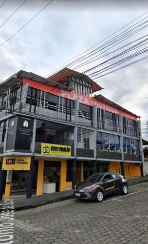 Exterior view, Hotel Victoria's Plaza in Puyo