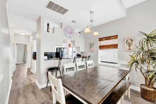 Dolphin View Duplex A Beachfront Pet Friendly - image 4