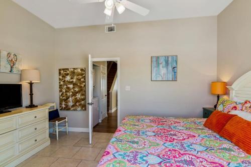 Dolphin View Beachfront Duplex B Pet Friendly - image 3