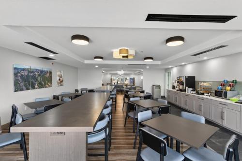 Храна и напитки, SureStay Plus by Best Western Billings in Билингс, Монтана