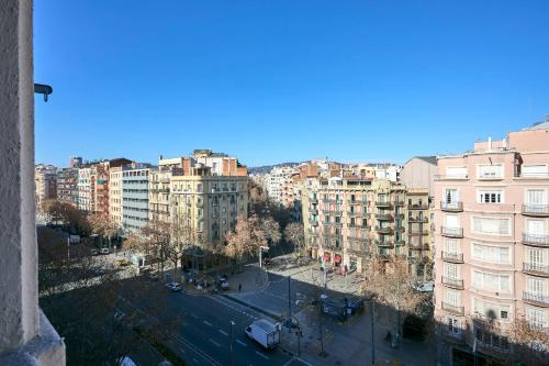 63par1016 Large and bright apartment in Paralel