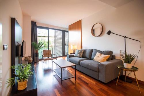 42BADR1040 New & Bright Apartment PobleNou