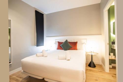 23MAL1075-Beautiful 2BR 2BH near Sagrada Familia - image 5