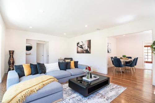 Sherman Oaks Villa Oasis 13 Mins to Universal