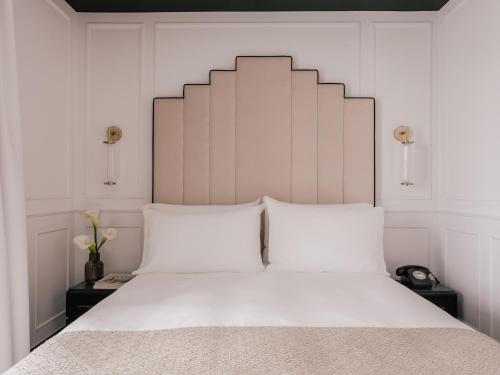 2 twin beds
