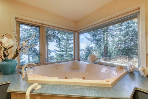 Seascape Lodge in Freeland (WA)