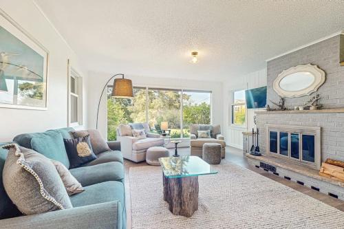 Pet Friendly Home near Robinson Beach with Expansive Garden and Ocean Views in Freeland (WA)