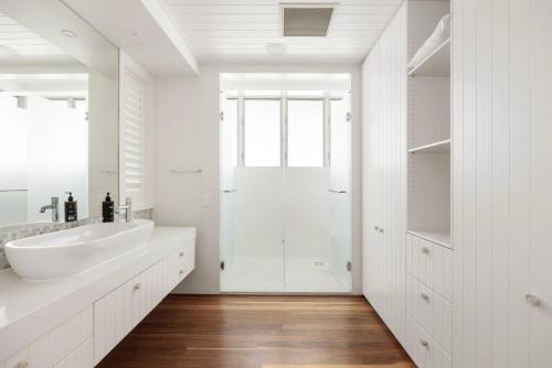 The Beach Shack: Getaway on Sunshine Beach - image 4
