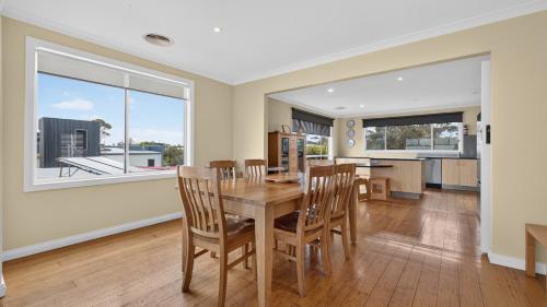 Konyha, Lake Tyers Beach House - Spacious Coastal Escape in Lake Tyers Beach
