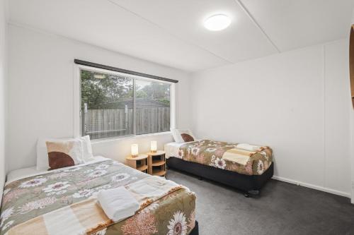 Phillip Island Cottage 5 - image 3