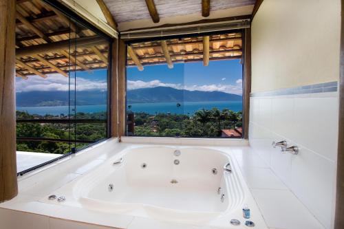 Pezsgőfürdő, Pousada Mariola in Praia Saco da Capela