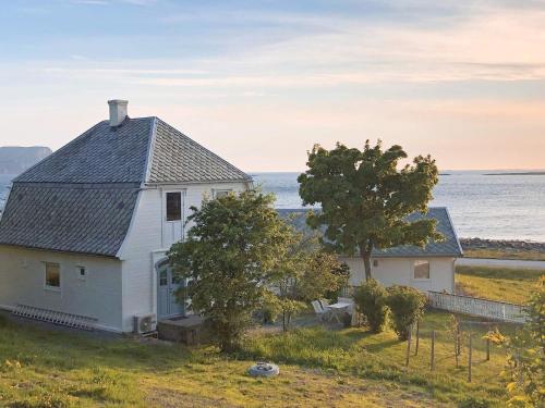 . 5 person holiday home in Svelgen-By Traum