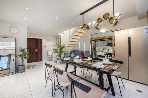 Hutu Dispersed Designer Homestay in شياو تشاي