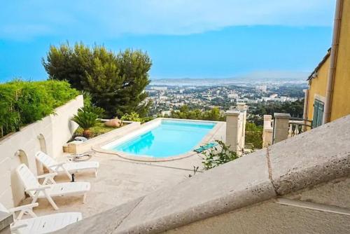 Villa chaleureuse Toulon 120 m² piscine privée