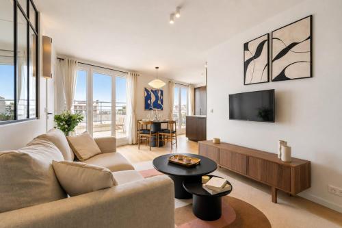 Loft with terrace jacuzzi & lift near Invalides