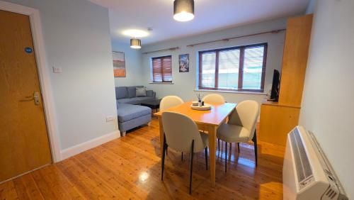 Pier View Apartments in Barna