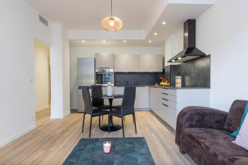 Beautiful 2 bedrooms apartment close to the sea - image 4