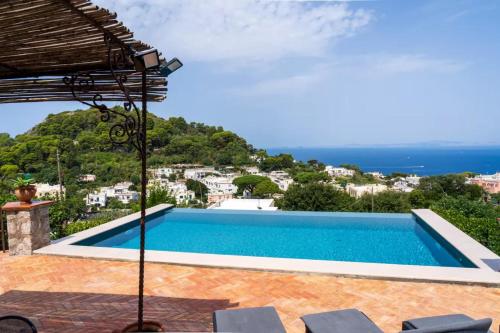 Mediteranean on Island Crib