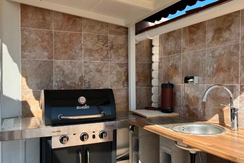 Charming Penthouse in Calahonda with Panoramic views! - image 3