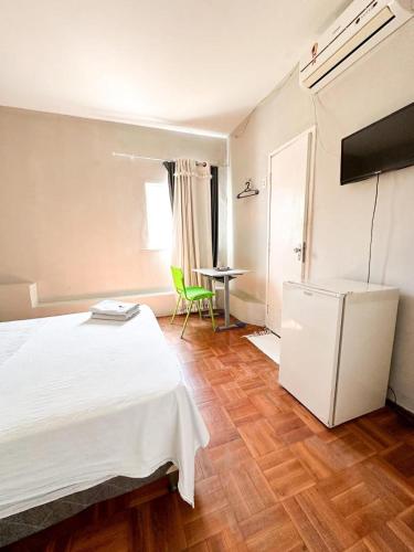1 double bed, 1 twin bed