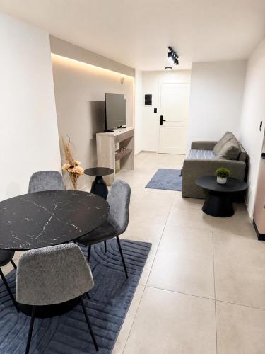 Departamento NVA CBA zona Oulton y S Allende con Pileta y Patio