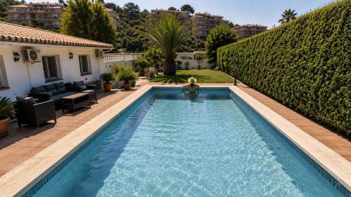 Family Villa Pool Sea Views & Walk to Beach