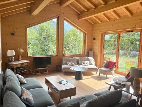 Chalet La Clarée avec grande terrasse et jardin plein sud