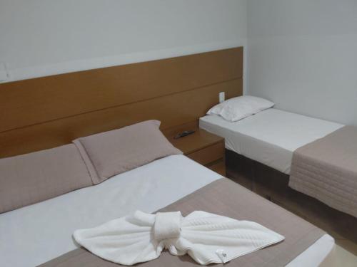 1 double bed, 2 twin beds