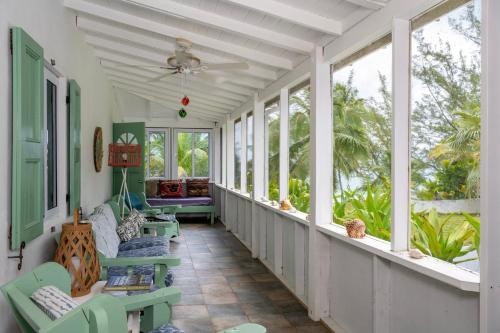 Poponi House home in North Palmetto Point