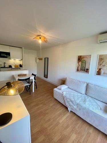 Appart centre ville - WIFI- Clim - Parking - Plage
