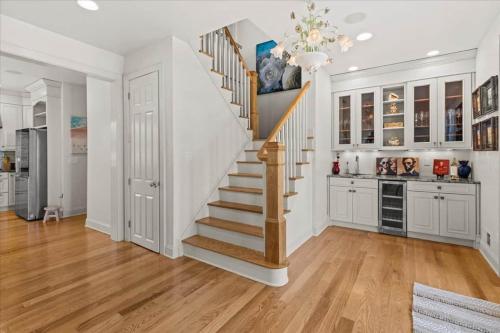 Luxury Coastal Retreat w/Heated Pool in Bay Head (NJ)